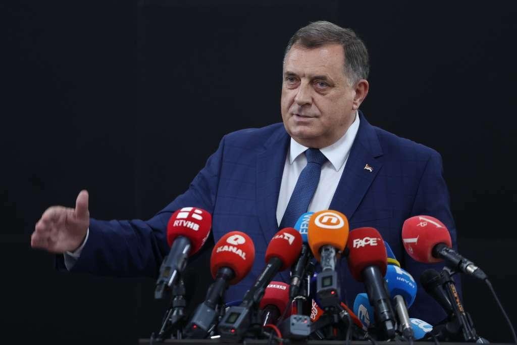 Dodik o optužnici: “To je jedna obična splačina, od zla oca i gore matere”