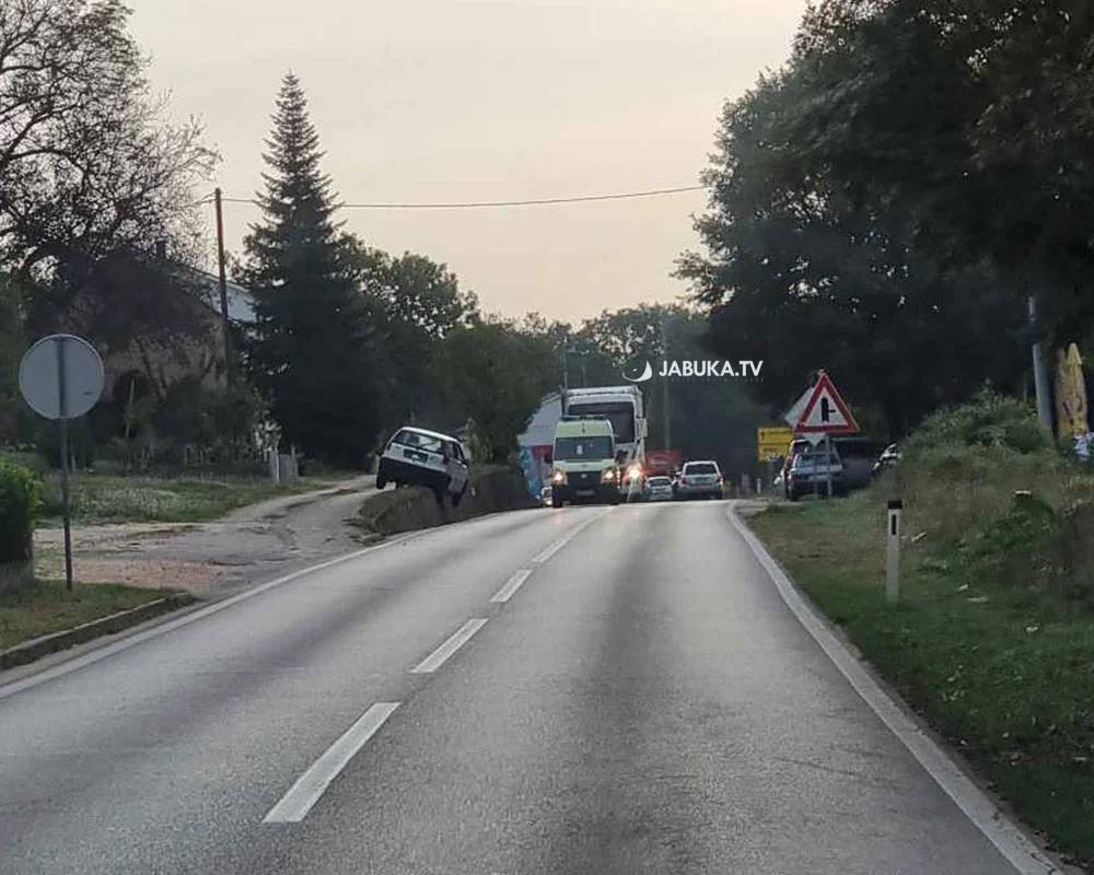 Privalj: Fiat završio na betonskom zidu