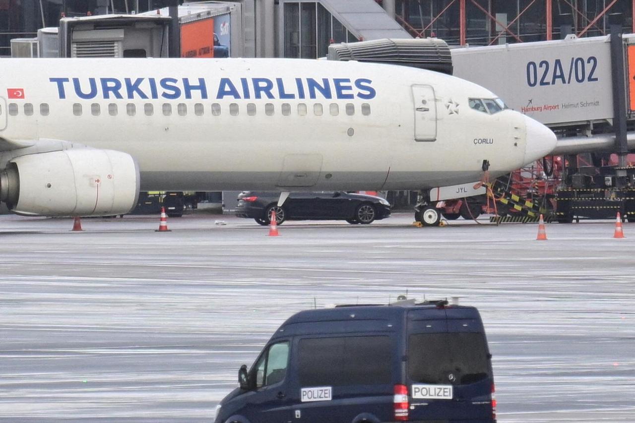 Kraj talačke krize u Hamburgu: Predao se muškarac koji je oteo kćer, dijete je dobro