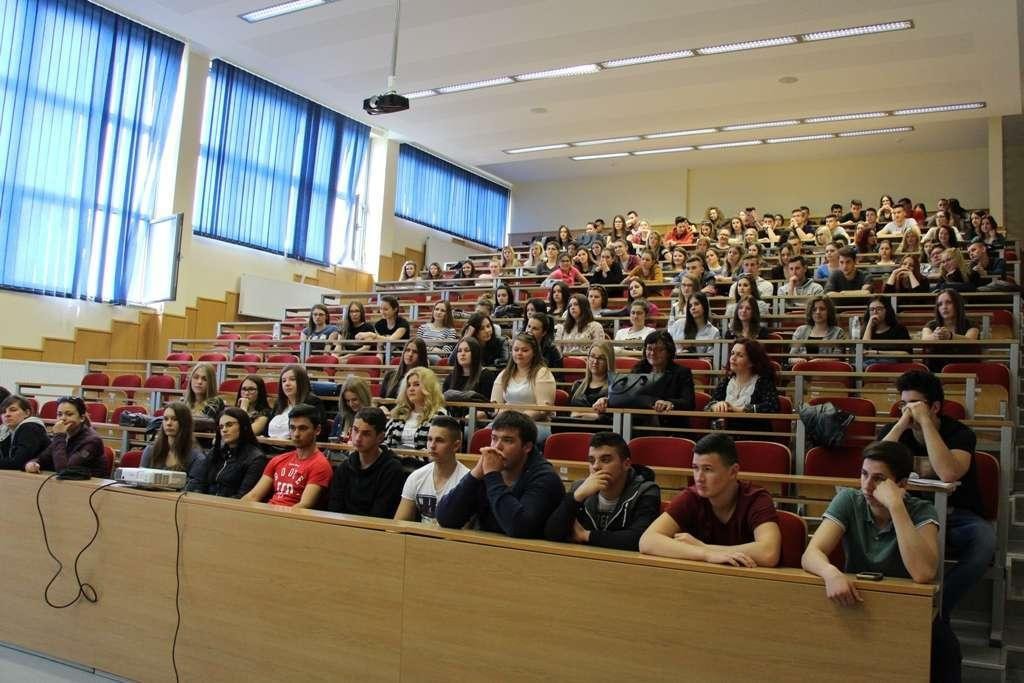 Potpora od skoro 100.000 KM za najbolje studentice i studente u FBiH