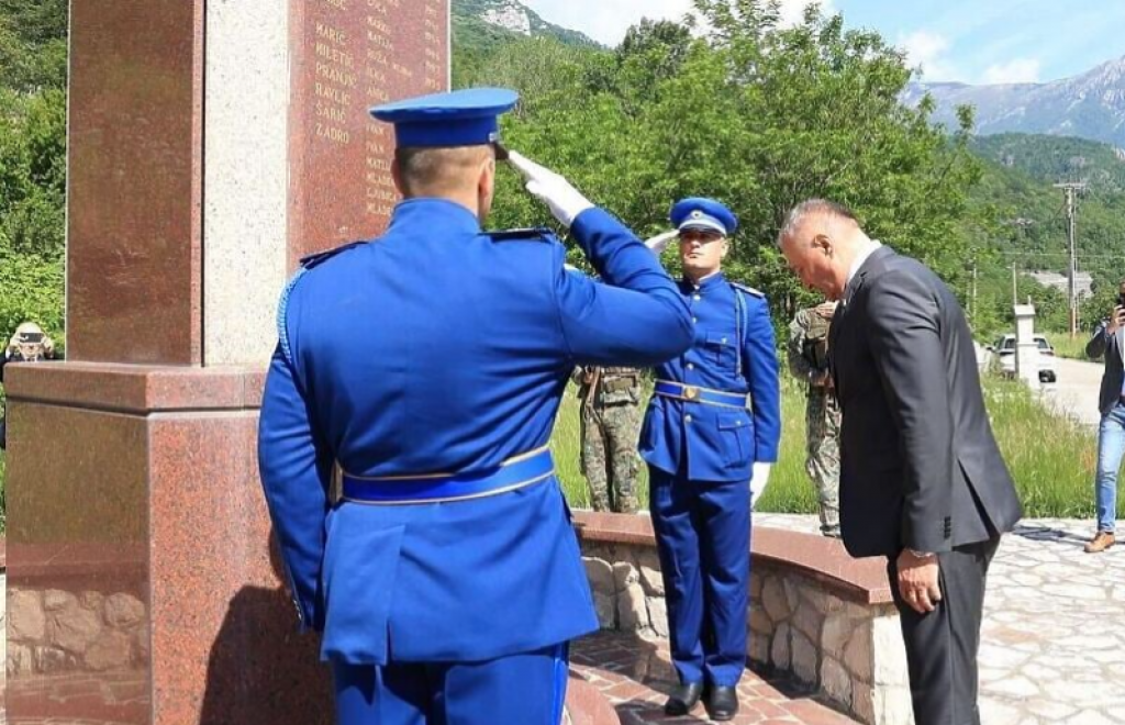 Helez odao počast ubijenim hrvatskim civilima u Grabovici: “Zločin je zločin bez obzira tko ga je počinio”