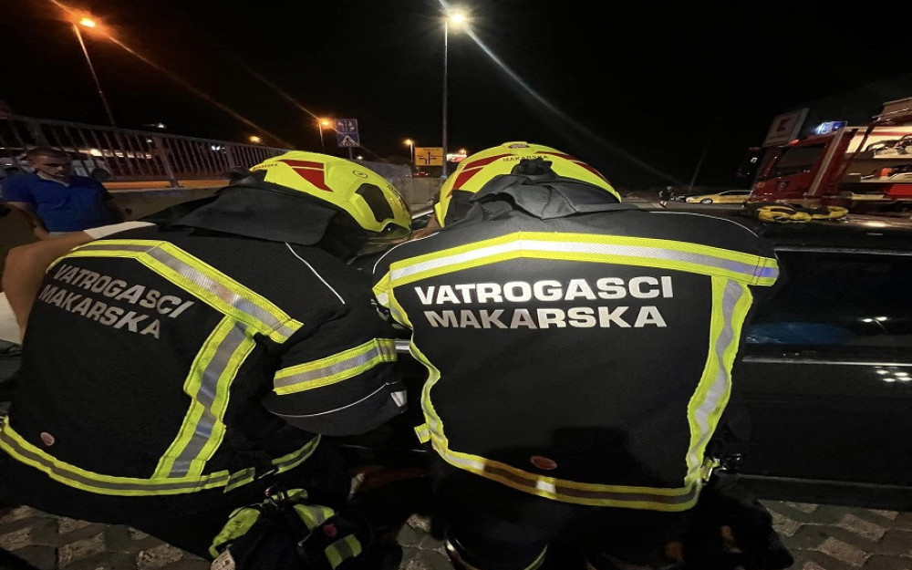 Vatrogasci spasili dijete iz zaključanog automobila u Makarskoj