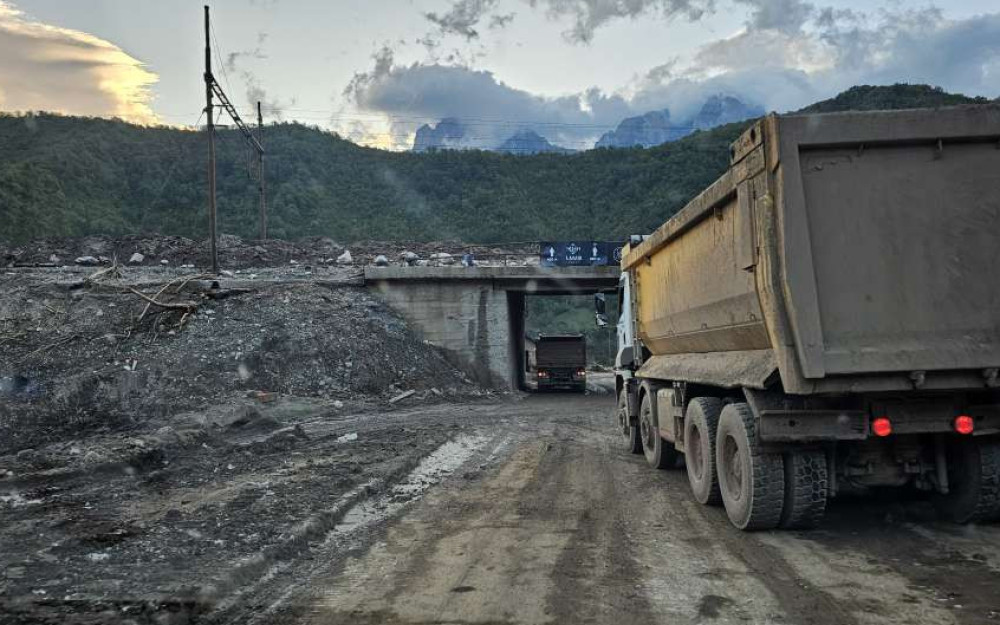 Promet između Blidinja i Jablanice i dalje obustavljen, dionica Mostar-Jablanica od 19 sati do 07 sati ujutro otvorena za sve kategorije vozila