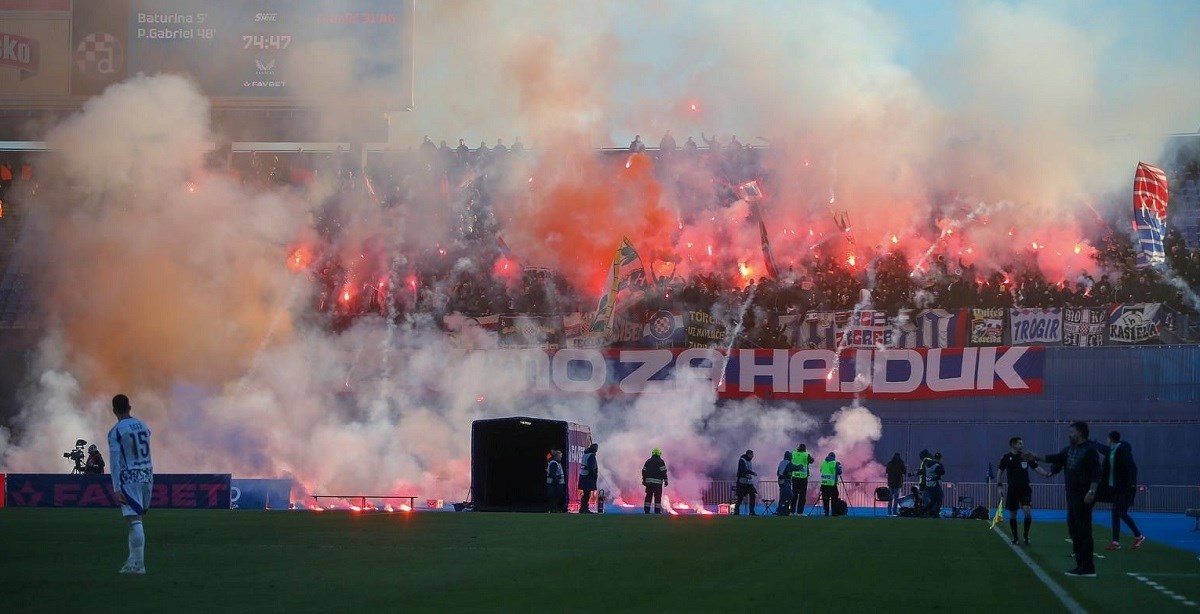 Povijesne kazne za derbi na Maksimiru: Hajduk kažnjen s 55.000 eura, Dinamo s 50.000 eura zbog nereda i bakljada